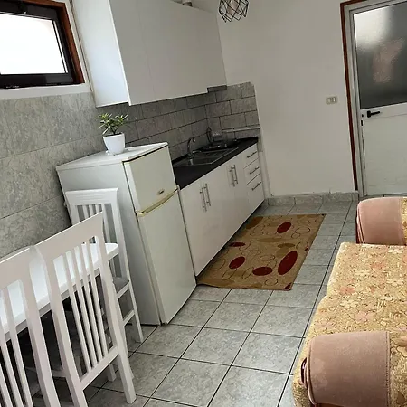 Roan's Apartment